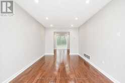 21 HALFMOON SQUARE | Toronto Ontario | Slide Image Nine