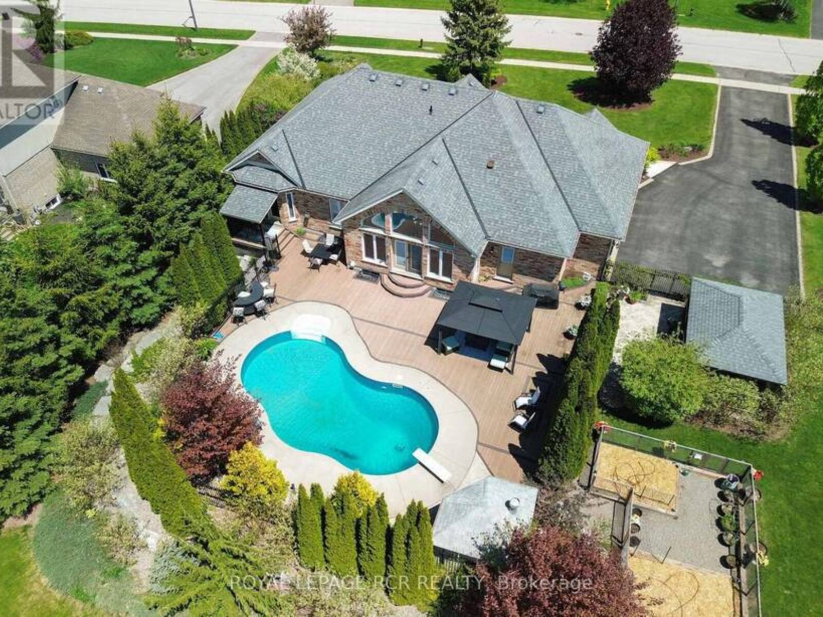 27 ISLAND LAKE ROAD, Mono, Ontario L9W 5K3