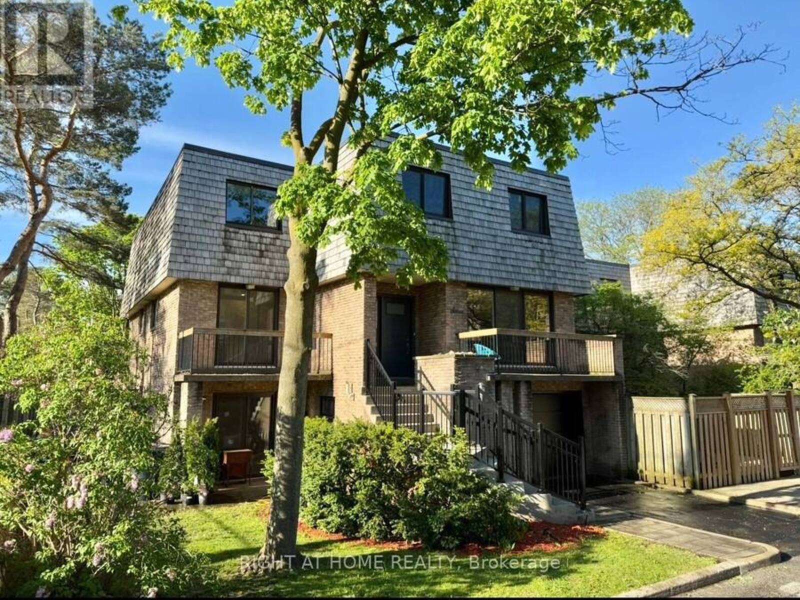 24 - 7 VALE CARSE WAY, Toronto, Ontario M2R 3H4