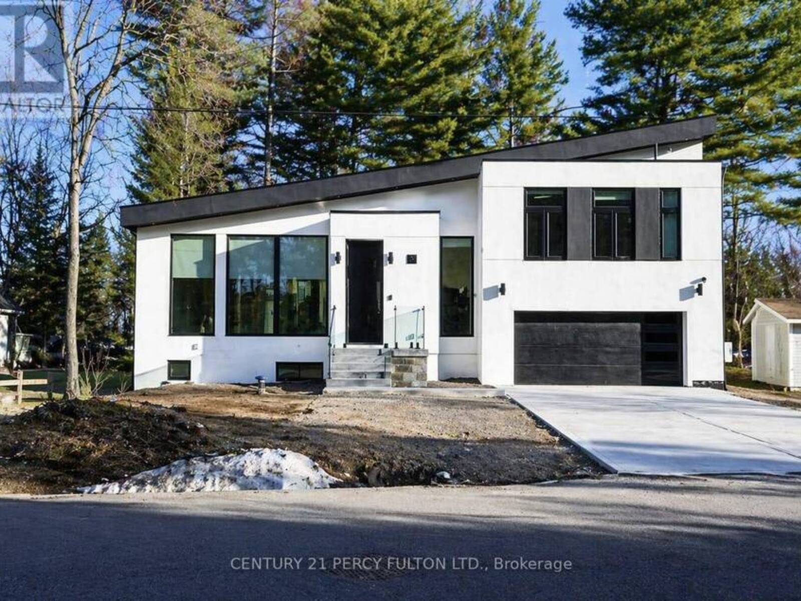 5 ROBERT STREET, Sundridge, Ontario P0A 1Z0