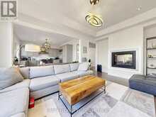 18 ROSSINI DRIVE | Richmond Hill Ontario | Slide Image Sixteen