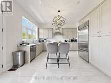 18 ROSSINI DRIVE | Richmond Hill Ontario | Slide Image Nineteen