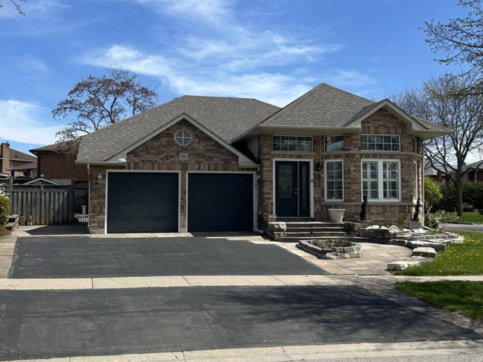 99 GOODMAN DRIVE, Oshawa, Ontario L1J 8H3
