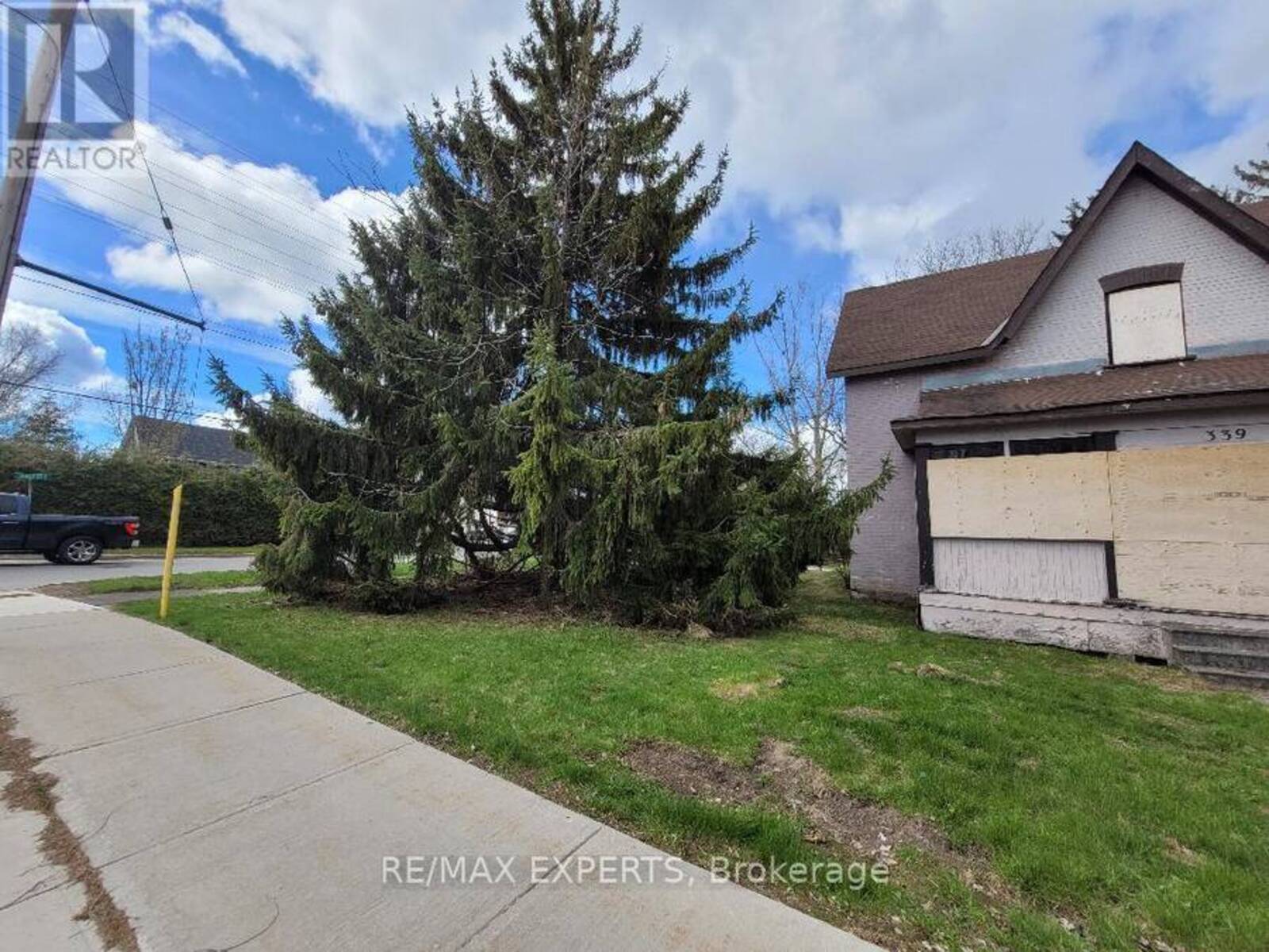 339 GILL STREET, Orillia, Ontario L3V 4K3
