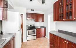 39 ALOMA CRESCENT | Brampton Ontario | Slide Image Four