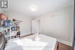 277 LAWRENCE AVENUE E | Toronto Ontario | Slide Image Eighteen
