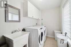 12 DEEP RIVER LANE S | Richmond Hill Ontario | Slide Image Thirteen