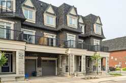 12 DEEP RIVER LANE S | Richmond Hill Ontario | Slide Image Four