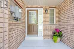 33 BAY BREEZE DRIVE | Brampton Ontario | Slide Image Six