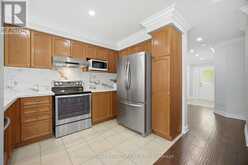 33 BAY BREEZE DRIVE | Brampton Ontario | Slide Image Nine