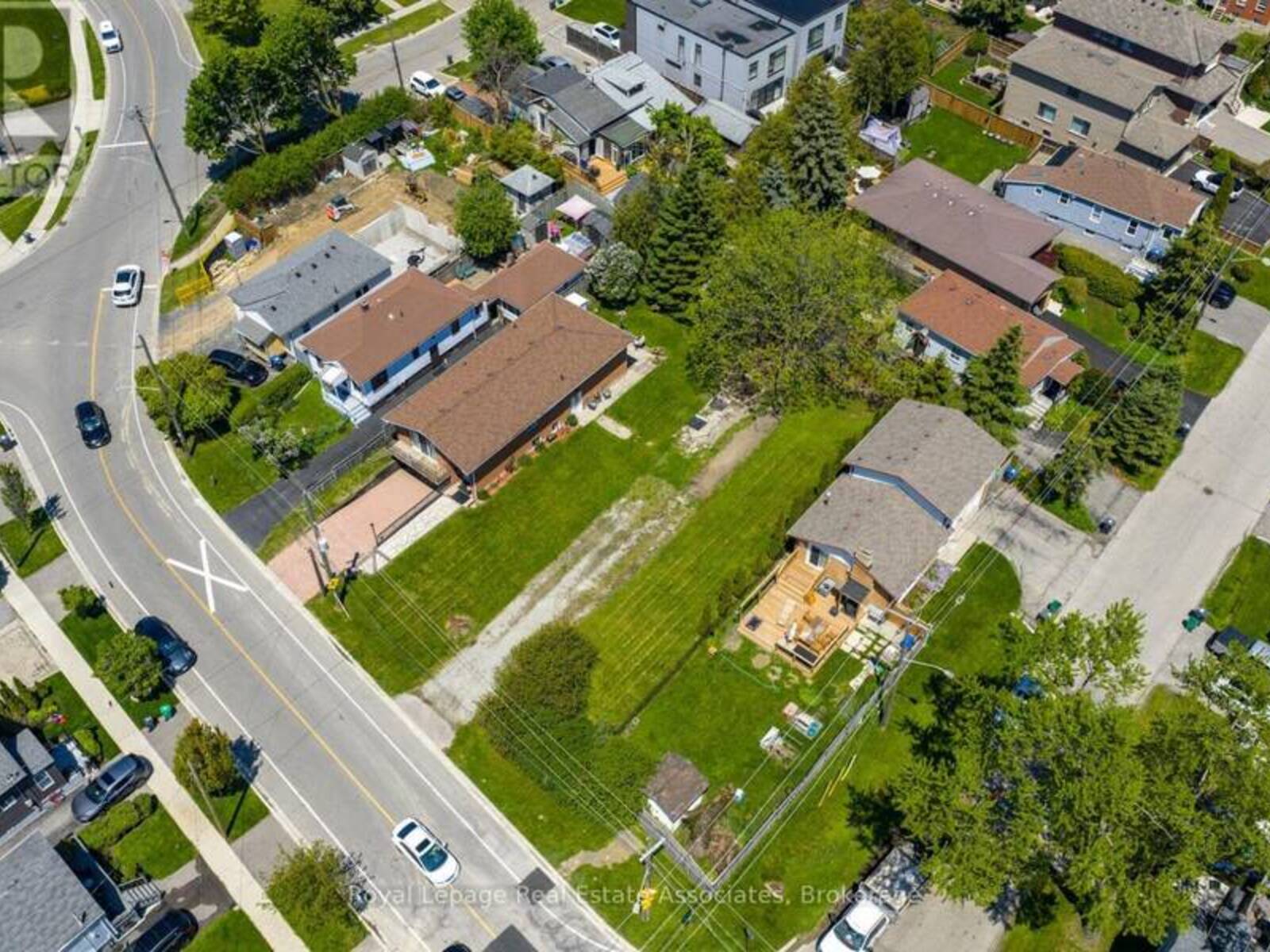 1063 ALEXANDRA AVENUE, Mississauga, Ontario L5E 2A1