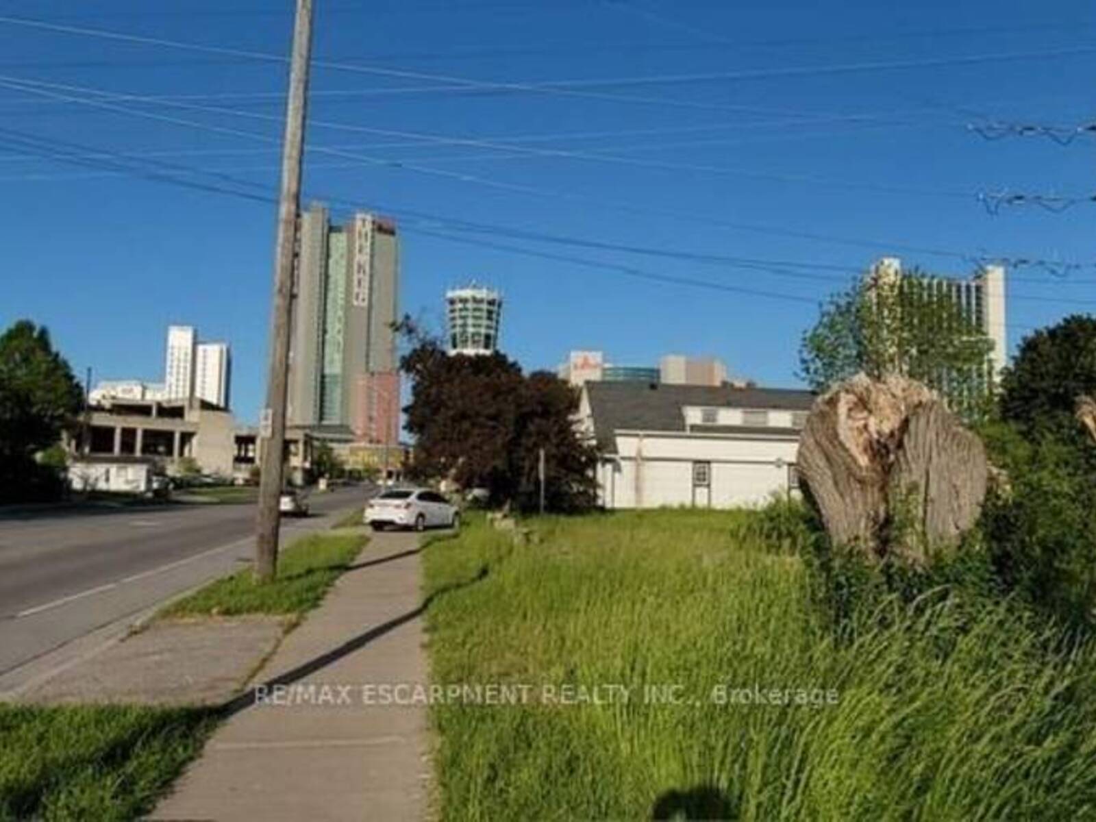 5668 DUNN STREET, Niagara Falls, Ontario L2G 2N7