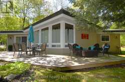20 ROBERVAL CIRCLE | Tiny Ontario | Slide Image Two