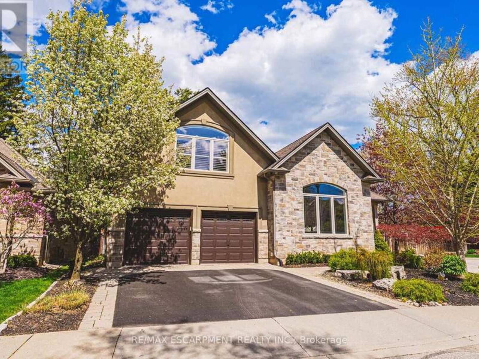 3 - 976 SHADELAND AVENUE, Burlington, Ontario L7T 2M5