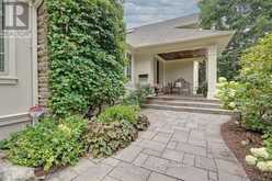 7 COLONIAL CRESCENT | Oakville Ontario | Slide Image Five