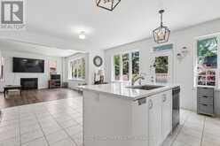 23 CYPRUS GLEN | East Gwillimbury Ontario | Slide Image Nine