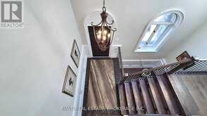 63 ELDERBERRY TRAIL | Aurora Ontario | Slide Image Twelve
