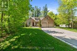 23 LADDIE LANE | Springwater Ontario | Slide Image Two