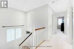 582 PLANTATION GATE | Newmarket Ontario | Slide Image Three