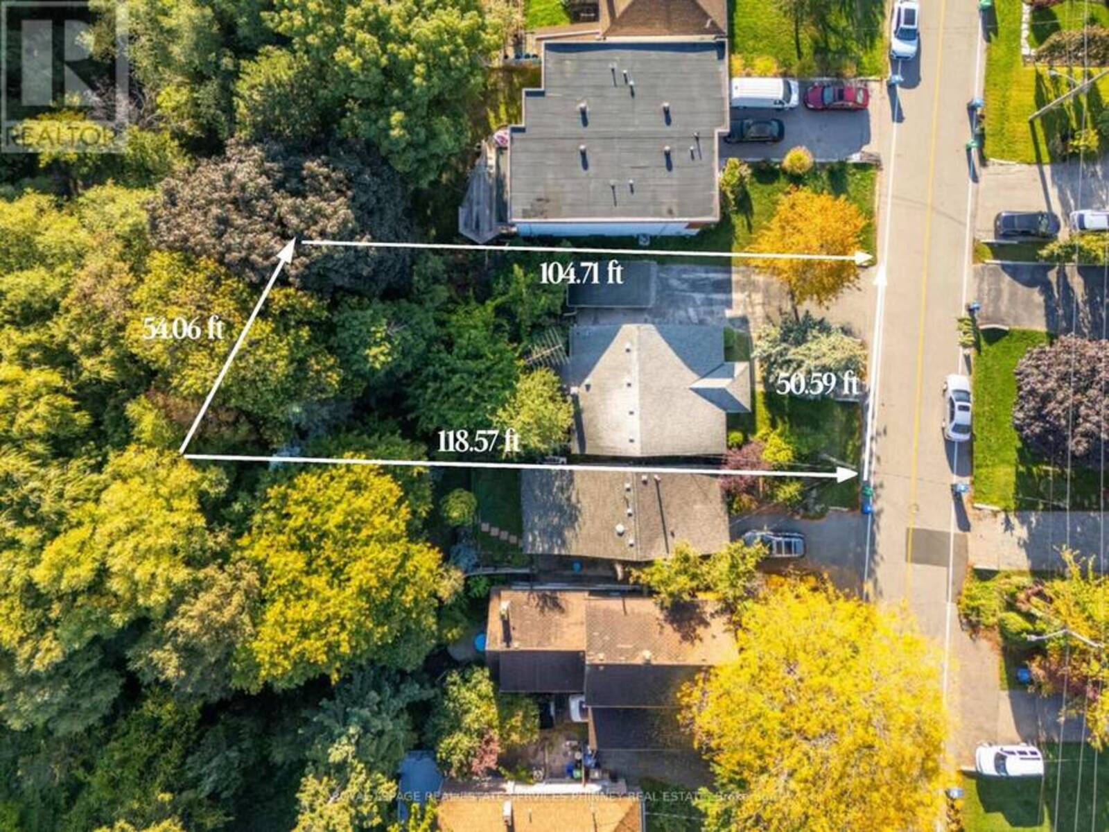 945 BEECHWOOD AVENUE, Mississauga, Ontario L5G 4E3