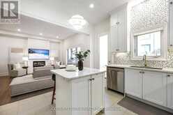 109 VANTAGE LOOP | Newmarket Ontario | Slide Image Nineteen