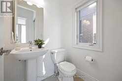 109 VANTAGE LOOP | Newmarket Ontario | Slide Image Thirty-nine
