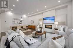 109 VANTAGE LOOP | Newmarket Ontario | Slide Image Nine