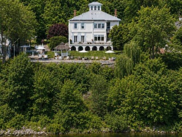 346 PICTON MAIN STREET Prince Edward Ontario, K0K 2T0 - 5 Bedrooms Home For Sale