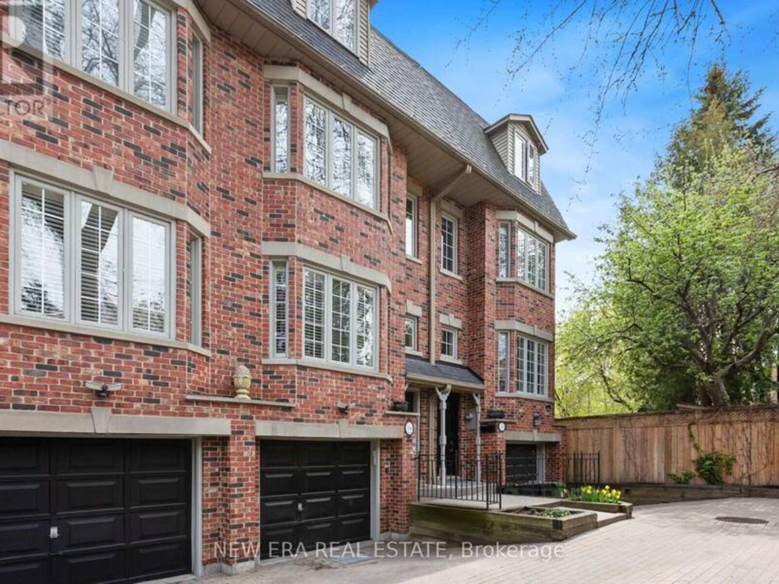 B - 35 SPRUCE STREET, Toronto, Ontario M5A 2H8