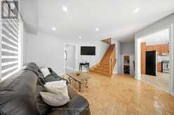 35 DEVONSLEIGH DRIVE | Brampton Ontario | Slide Image Ten