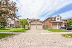 1307 MIDGREEN LANE | Mississauga Ontario | Slide Image Nine