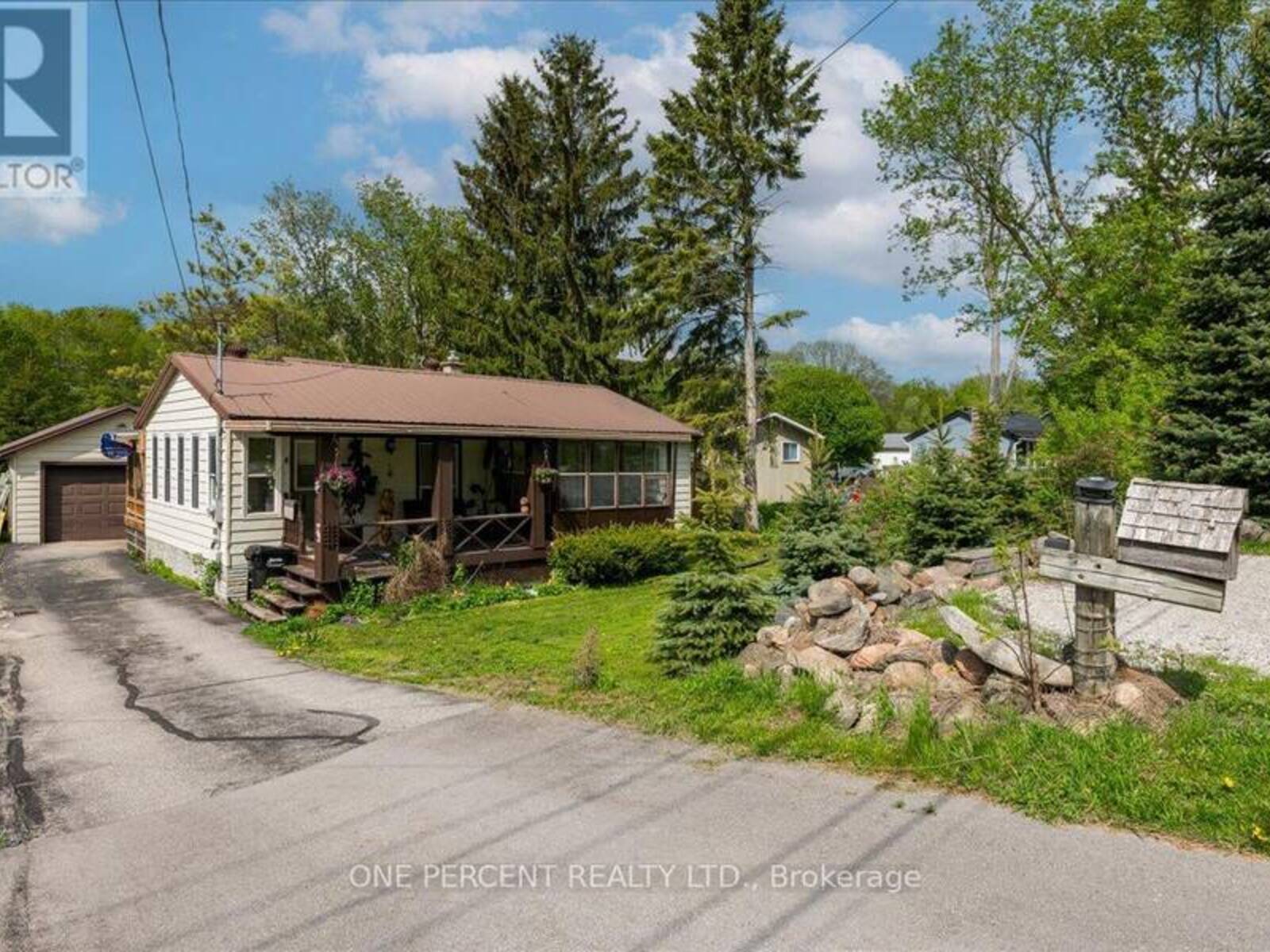 224 FOSTER DRIVE, Barrie, Ontario L4N 3X8
