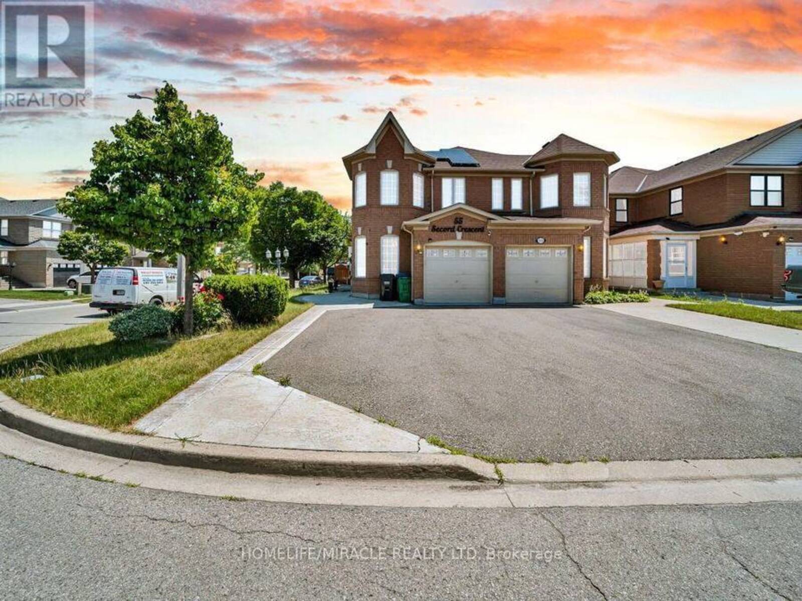 55 SECORD CRESCENT, Brampton, Ontario L6X 4Y8
