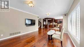 1206 LINDENROCK DRIVE | Oakville Ontario | Slide Image Ten