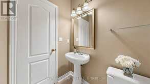 1206 LINDENROCK DRIVE | Oakville Ontario | Slide Image Sixteen