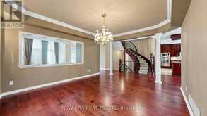 1206 LINDENROCK DRIVE | Oakville Ontario | Slide Image Seven