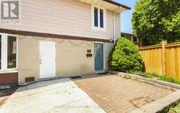 17 HILLBANK TRAIL | Brampton Ontario | Slide Image Four