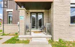 77 POND VIEW GATE | Hamilton Ontario | Slide Image Four
