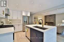 6 MCCLENNY DRIVE | Aurora Ontario | Slide Image Thirteen