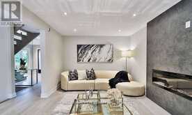 6 MCCLENNY DRIVE | Aurora Ontario | Slide Image Fifteen