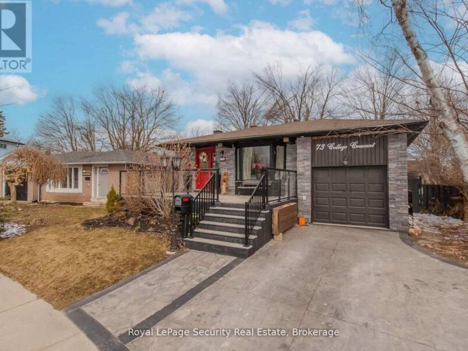 73 COLLEGE CRESCENT, Barrie, Ontario L4M 2W5