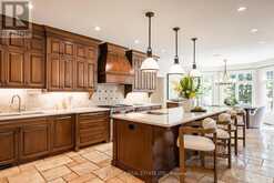 2096 LAKESHORE ROAD E | Oakville Ontario | Slide Image Thirteen