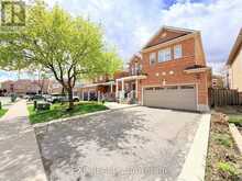 81 FARTHINGALE CRESCENT | Brampton Ontario | Slide Image Three