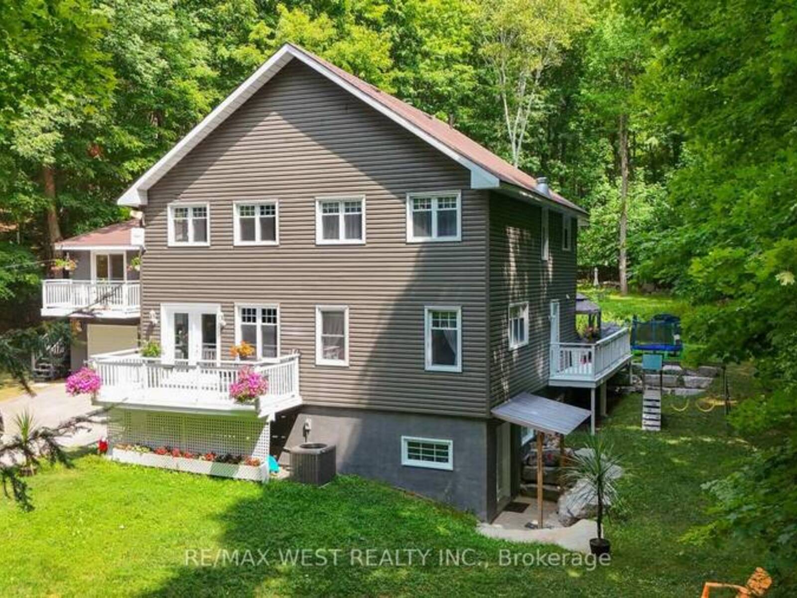1158 LORNE LANE, Haliburton, Ontario K0M 1S0
