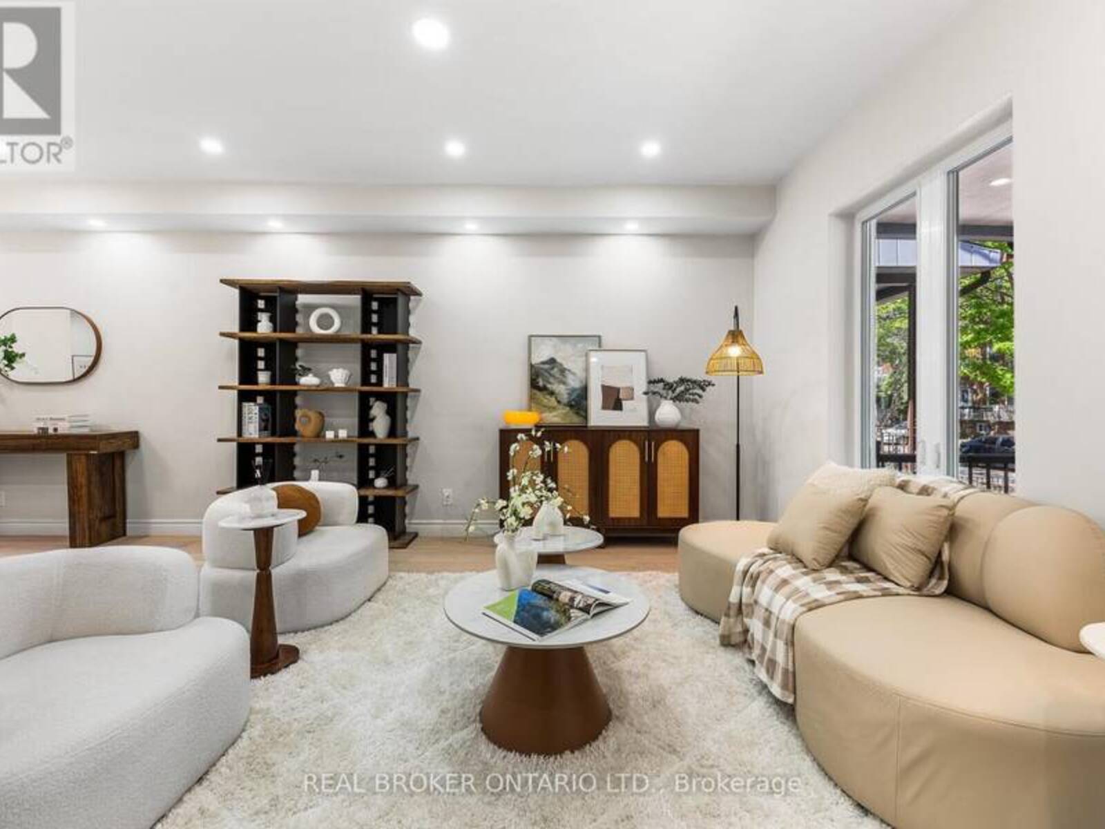 806 GLADSTONE AVENUE, Toronto, Ontario M6H 3J6