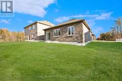 11 SPRUCESIDE DRIVE | Bobcaygeon Ontario | Slide Image Eleven