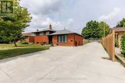 18 SILVERDALE CRESCENT | London Ontario | Slide Image One
