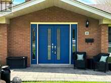 81 THOMSON DRIVE | Hamilton Ontario | Slide Image Four