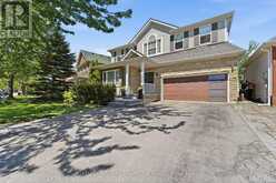 4 CRANBERRY LANE | Barrie Ontario | Slide Image Two