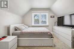 165 PALING AVENUE | Hamilton Ontario | Slide Image Nine